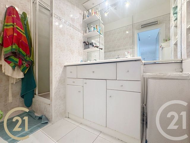 Appartement F4 &agrave; vendre - 4 pi&egrave;ces - 70,92 m2 - Paris - 75020 - ILE-DE-FRANCE
