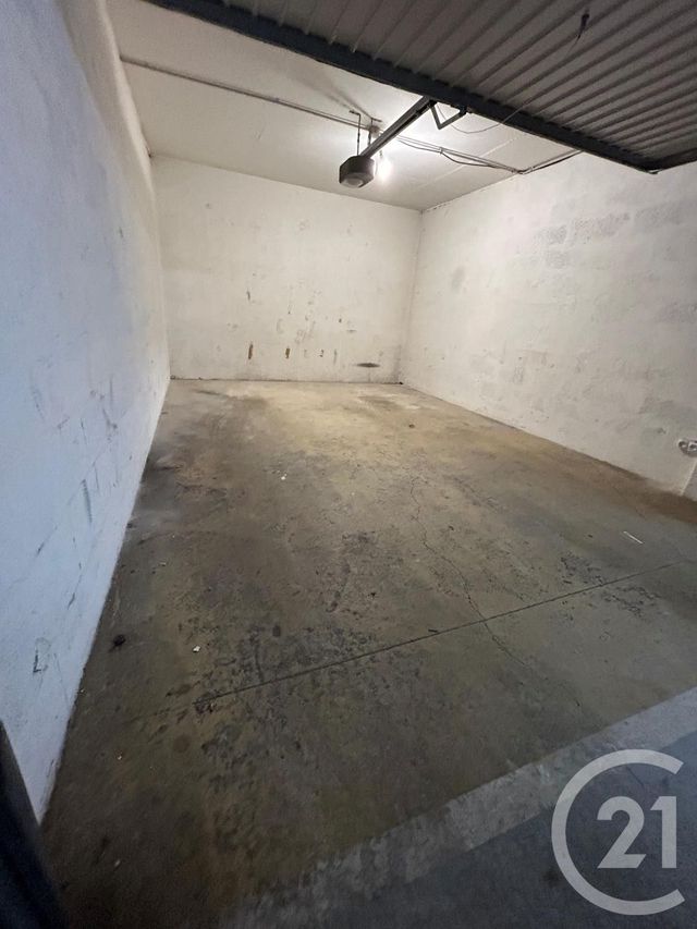 Afficher la photo en grand Parking à vendre - 16 m2 - Paris - 75020 - ILE-DE-FRANCE