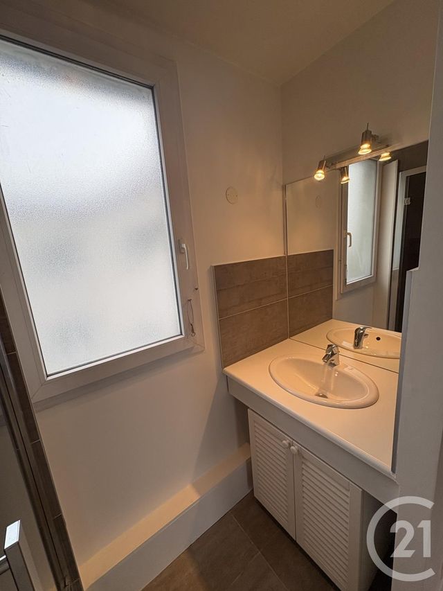 Appartement F3 &agrave; louer - 3 pi&egrave;ces - 84,10 m2 - Paris - 75020 - ILE-DE-FRANCE