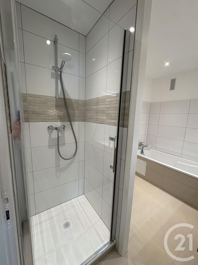 Appartement F4 &agrave; louer - 4 pi&egrave;ces - 86,93 m2 - Paris - 75011 - ILE-DE-FRANCE