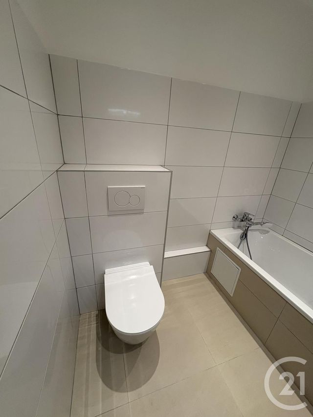 Appartement F4 &agrave; louer - 4 pi&egrave;ces - 86,93 m2 - Paris - 75011 - ILE-DE-FRANCE