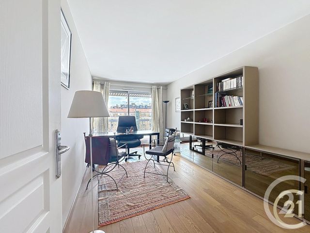 Afficher la photo en grand Appartement F5 à vendre - 5 pièces - 113,80 m2 - Paris - 75012 - ILE-DE-FRANCE